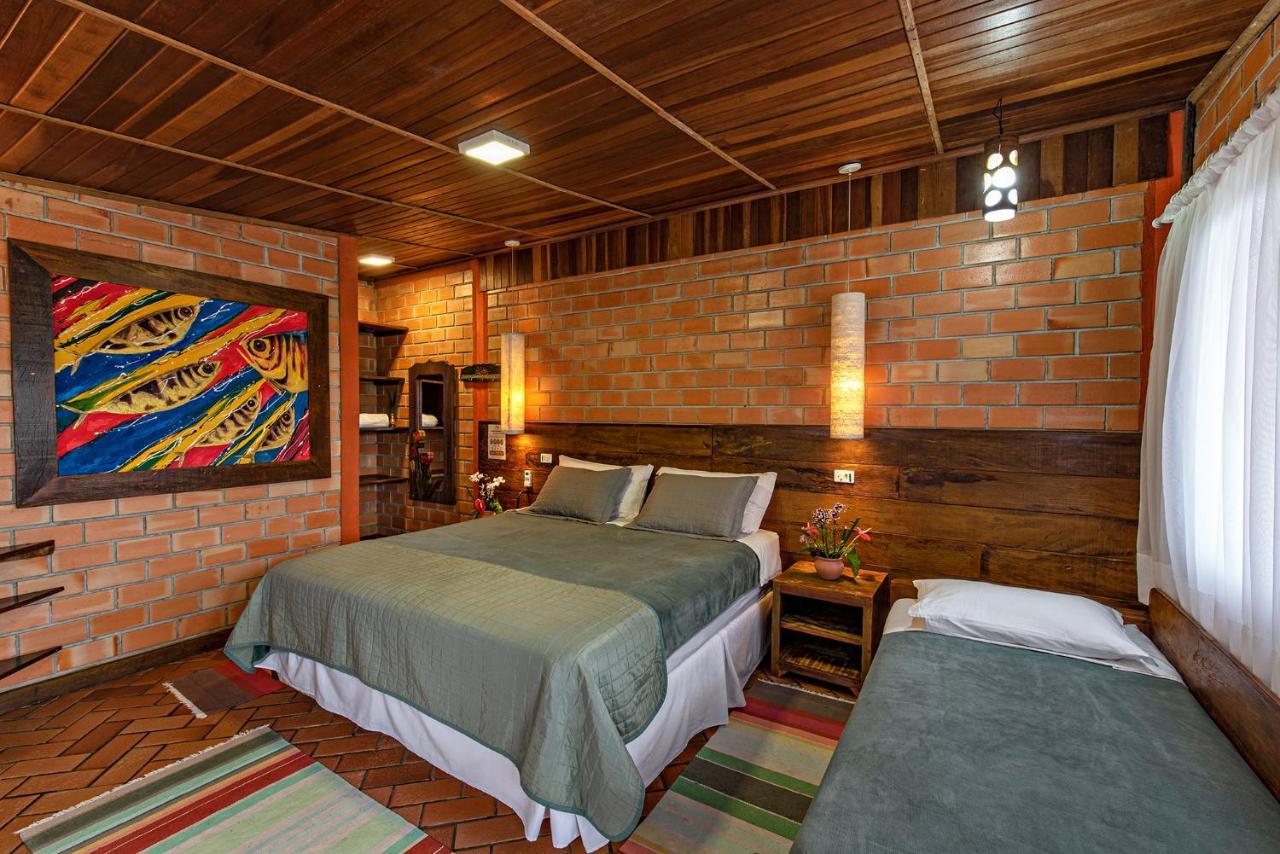 Grajagan Surf Resort Ilha do Mel Quarto foto
