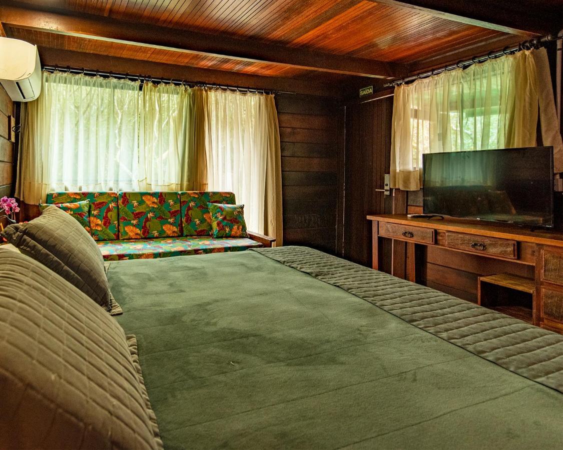 Grajagan Surf Resort Ilha do Mel Quarto foto