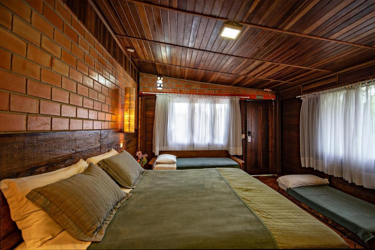 Grajagan Surf Resort Ilha do Mel Quarto foto