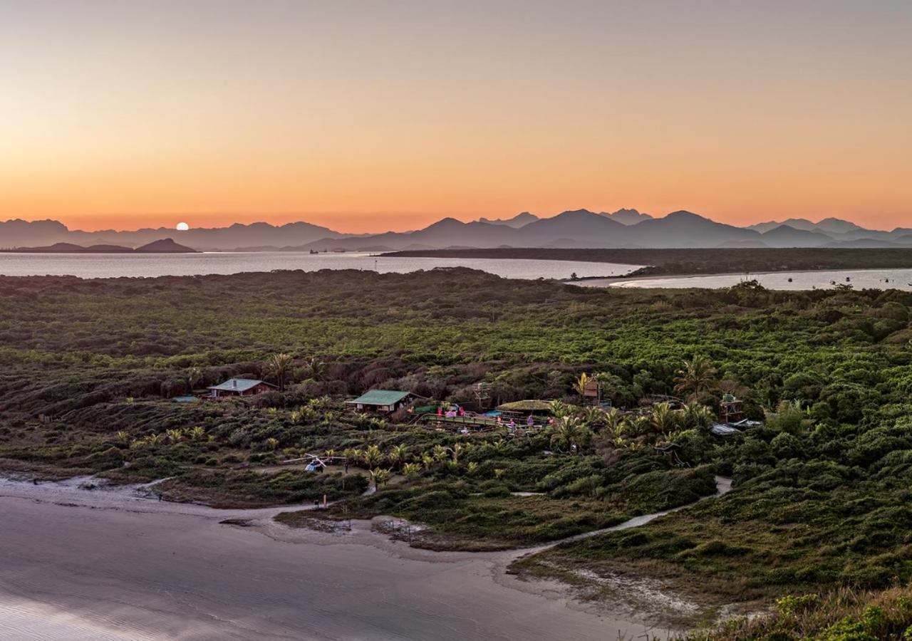 Grajagan Surf Resort Ilha do Mel Exterior foto